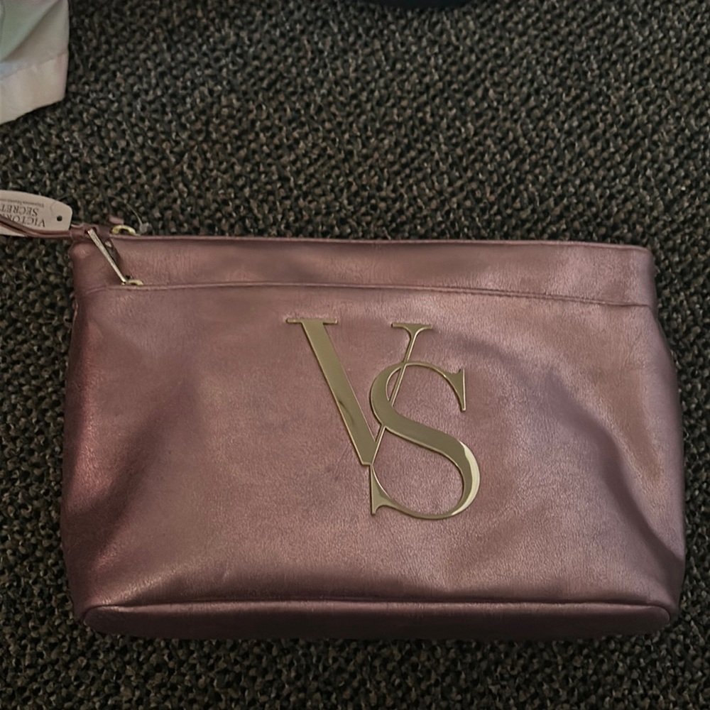 NWT Vs makeup bag